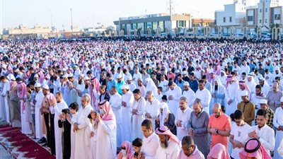   تكبيرات عيد الأضحى 2025 من الحرم المكي.. تردد القنوات السعودية الآن