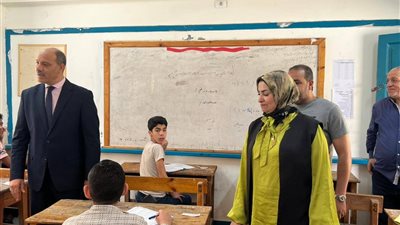 مدير «تعليم» الإسكندرية يتابع سير امتحانات الشهادة الإعدادية بعدد من المدارس