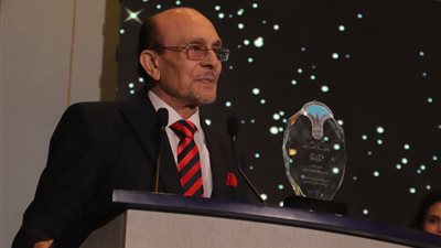 بعد حصوله على  جائزة إنجاز العمر.. حقوق الإنسان يوضح سبب تكريم محمد صبحي (صور)