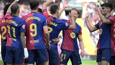  استعدادًا للموسم الجديد.. هل يضم برشلونة ثنائي مانشستر يونايتد وليفربول؟