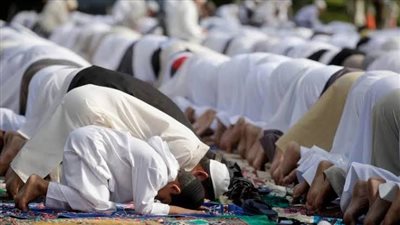 عيد وجمعة في يوم واحد.. هل تسقط الجمعة أم تبقى فريضة؟