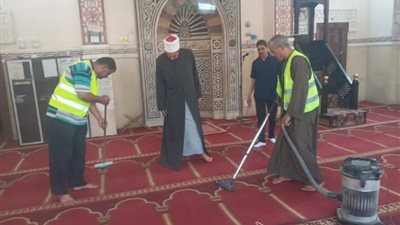 استعدادًا لعيد الأضحى المبارك.. تكثيف أعمال تنظيف وتطهير المساجد بأسيوط  