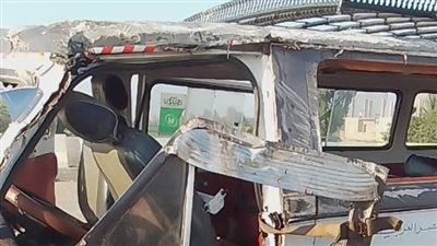 بالأسماء.. مصرع شخصين وإصابة 22 آخرين إثر تصادم سيارتين بالإسماعيلية