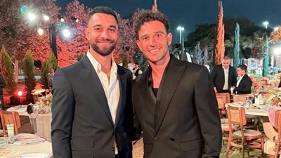 قبل السفر إلى كأس العالم .. لاعبو الأهلي يحتفلون بـ 