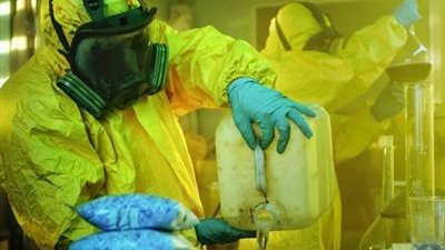 بعد ضبطهما بفطر سام.. أمريكا تتهم صينيين بالتآمر وإدخال مواد بيولوجية خطيرة