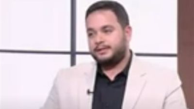 تحذيرات طبية من أضرار المشروبات الغازية والتدخين على صحة الأسنان