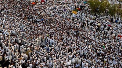  وسط استعدادات مكثفة.. الحجاج ينفرون من عرفات إلى مزدلفة