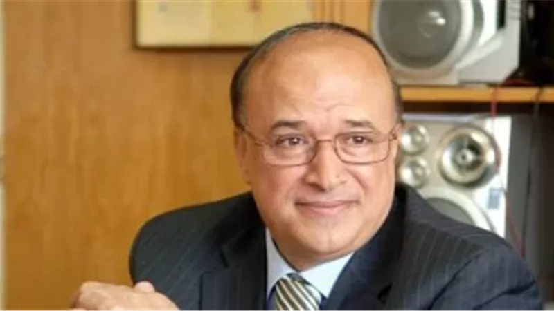 السفير محمود كارم