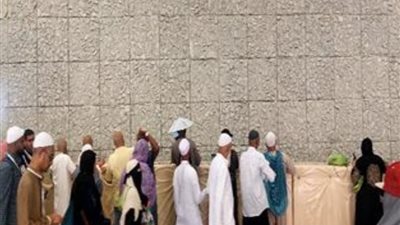 حجاج السياحة ينتهون من رمي الجمرات في ثالث أيام التشريق.. تفاصيل