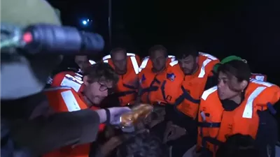 إسرائيل تعتزم ترحيل نشطاء سفينة مادلين بعد اعتراضها.. تفاصيل