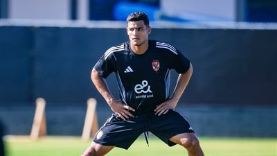 مصطفى العش أهلاوي.. الأحمر يفعل بند شراء اللاعب من زد «خاص»