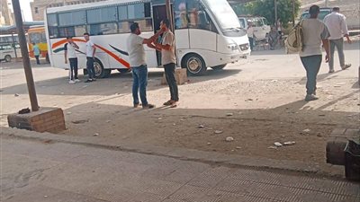 استجابة سريعة لحل أزمة تكدس الركاب بموقف بلطيم.. تسهيلات لنقل المواطنين (تفاصيل)