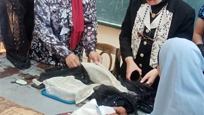 المستشارة أمل عمار تتابع تصويت السيدات فى انتخابات النواب 