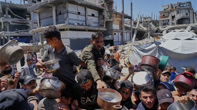 السويد: تجويع إسرائيل لغزة جريمة حرب.. ونطالب الأمم المتحدة بالتدخل 