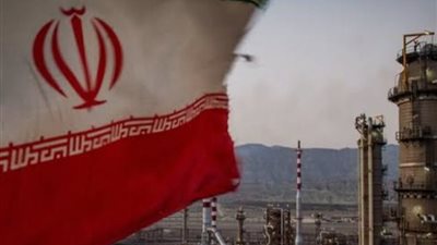 الحرس الثوري الإيراني يستعد لإطلاق 1800 صاروخ والدخان يتصاعد من وزارة الدفاع الإسرائيلية