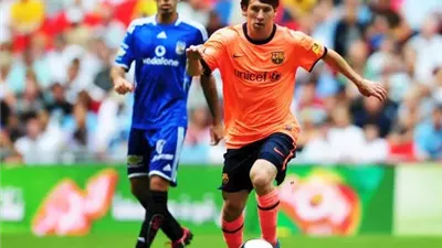 ماذا فعل الأهلي عندما واجه ميسي قبل 16 عامًا؟ لقاء جديد يجمعهما في افتتاح مونديال الأندية