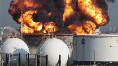إيران: جهود مكثفة للسيطرة على حريق ضخم في مصفاة نفط بطهران