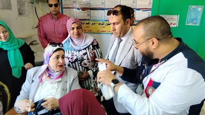 إقبال كبير على القافلة الطبية المجانية بكوم الدهب بمحافظة كفر الشيخ 