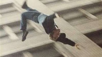 سقوط مفاجئ ينهي حياة مقاول أثناء تركيب ستارة شرفة في كرداسة