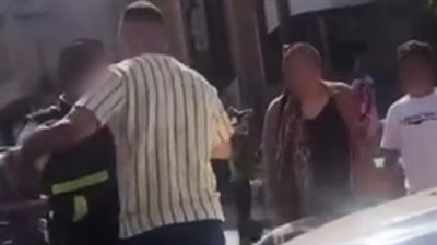 سقوط شخص اعتدى على رجل مرور أثناء تحرير مخالفة بالجيزة