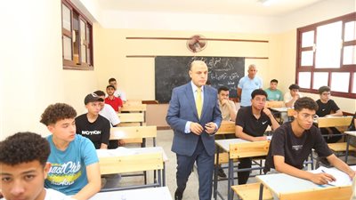محافظ كفر الشيخ يتفقد لجان الثانوية العامة: «امتحانات في أجواء آمنة ومنضبطة»