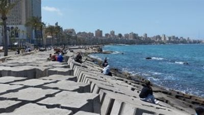 انخفاض درجات الحرارة غدًا ونشاط رياح يضرب هذه المناطق 