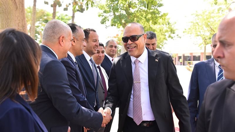 جولة وزير العمل