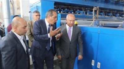 وزيرالصناعة يشيد بزيادة إنتاج أقمشة الإنشاءات من مصنع مكارم تكس.. تفاصيل