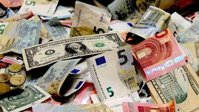 الدولار يواصل الارتفاع.. سعر العملات الأجنبية أمام الجنيه اليوم الأحد 22-6-2025