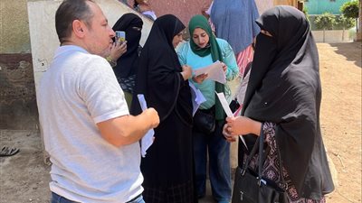 «خدمتكم لحد باب البيت».. حملة طرق الأبواب لتنظيم الأسرة تصل كفر الشيخ