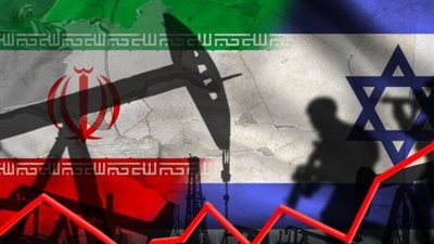 تصعيد المخاطر الجيوسياسية.. تداعيات ضرب إيران على الاقتصاد العالمي