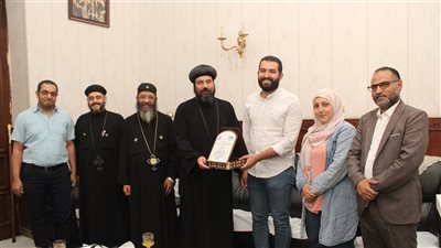  للتهنئة.. أسقف عام مساعد مطرانية قنا يلتقى الشعبيين والتنفيذين