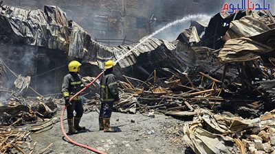 السيطرة على حريق هائل داخل مخزن خردة في البراجيل 