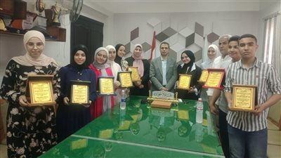 وكيل تعليم كفر الشيخ يُكرّم أوائل الشهادة الإعدادية: «ندعم مسيرتهم التعليمية»