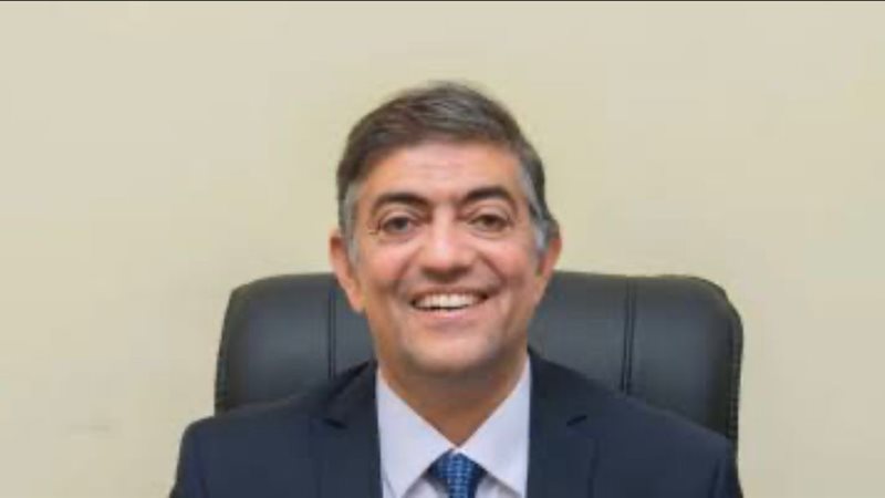 الدكتور هشام عبد