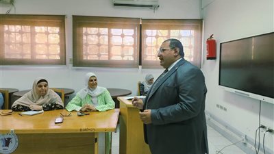 تدريب خاص لموظفي الدراسات العليا بجامعة القناة على برنامج نظم المعلومات الإدارية