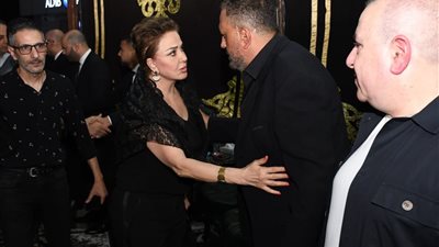 نجوم الفن والإعلام يشاركون تامر عبد المنعم عزاء والده بمسجد عمر مكرم (صور)