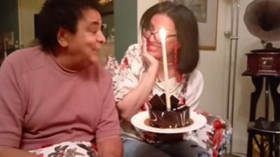 بعد غياب.. محمد منير يطل على جمهوره في احتفال عائلي