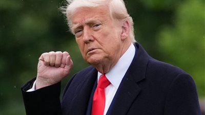 بعد نشر تقرير عن علاقة مزعومة بإبستين.. ترامب يقاضي “وول ستريت جورنال”