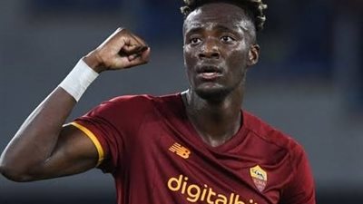 بعد انتهاء الإعارة.. أبراهام يغادر صفوف ميلان ويعود لروما