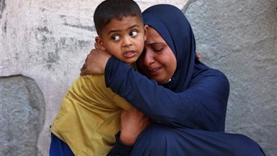 استشهاد 14 فلسطينيًا بينهم أطفال في غارات إسرائيلية على قطاع غزة