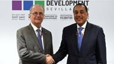 مدبولي يلتقي نظيره الفلسطيني ويؤكد دعم مصر الثابت للقضية الفلسطينية