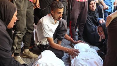  بينهم 11 منتظرا للمساعدات.. استشهاد 34 فلسطينيا في غارات إسرائيلية على غزة