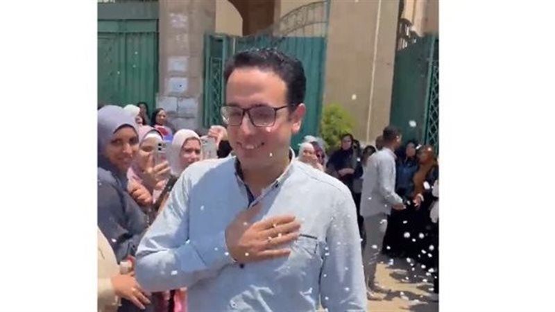 الدكتور محمود عبداللطيف