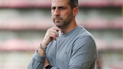 مدرب الزمالك يصل إلى القاهرة بطاقم أجنبي كامل