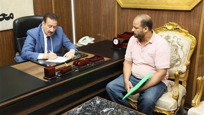 محافظ المنوفية يوجه بصرف مساعدات مالية وعينية لعدد من الحالات.. صور 