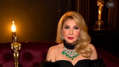 نادية الجندي تحتفي بتكريمها عن فيلم الباطنية في مهرجان الزمن الجميل بلبنان