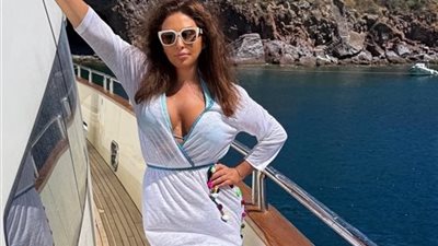 إليسا ترد على شائعات مرضها بإطلالة صيفية ورسالة طمأنينة: 