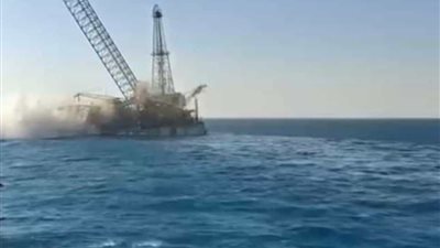 ارتفاع ضحايا غرق حفار البترول بالبحر الأحمر إلى 4.. واستمرار البحث عن 6 مفقودين بمشاركة طائرتين