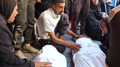 استشهاد 40 فلسطينيًا في غارات إسرائيلية بغزة وسط جهود للتوصل إلى اتفاق لوقف إطلاق النار